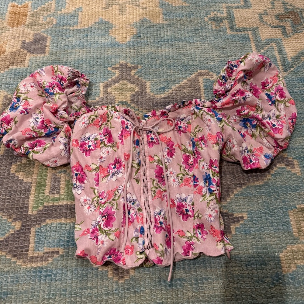 ASTR the label floral puffy sleeved top